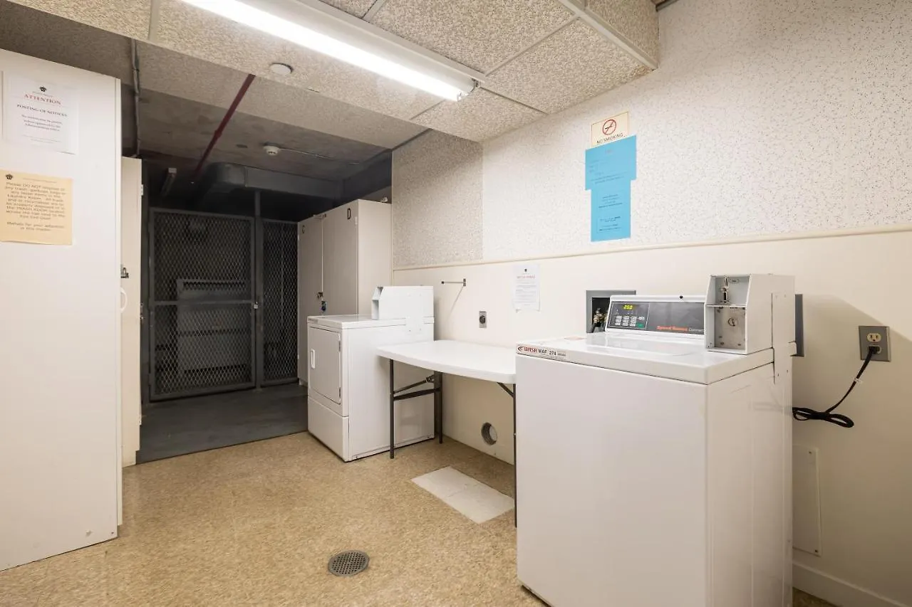 Stylish Ocean View Condo Near Waikiki Beach With Free Parking! Honolulu 0*,