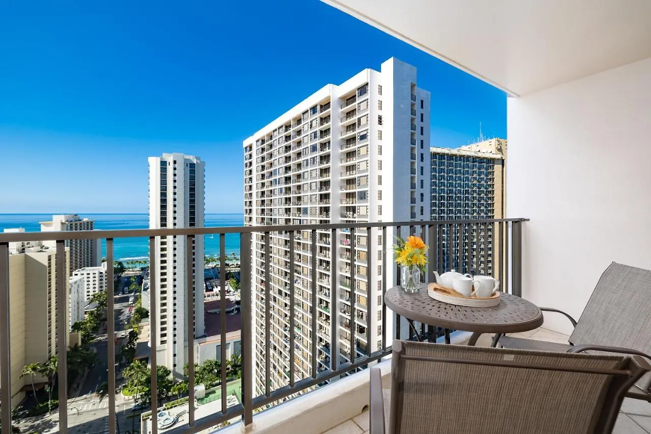Daire Stylish Ocean View Condo Near Waikiki Beach With Free Parking! Honolulu