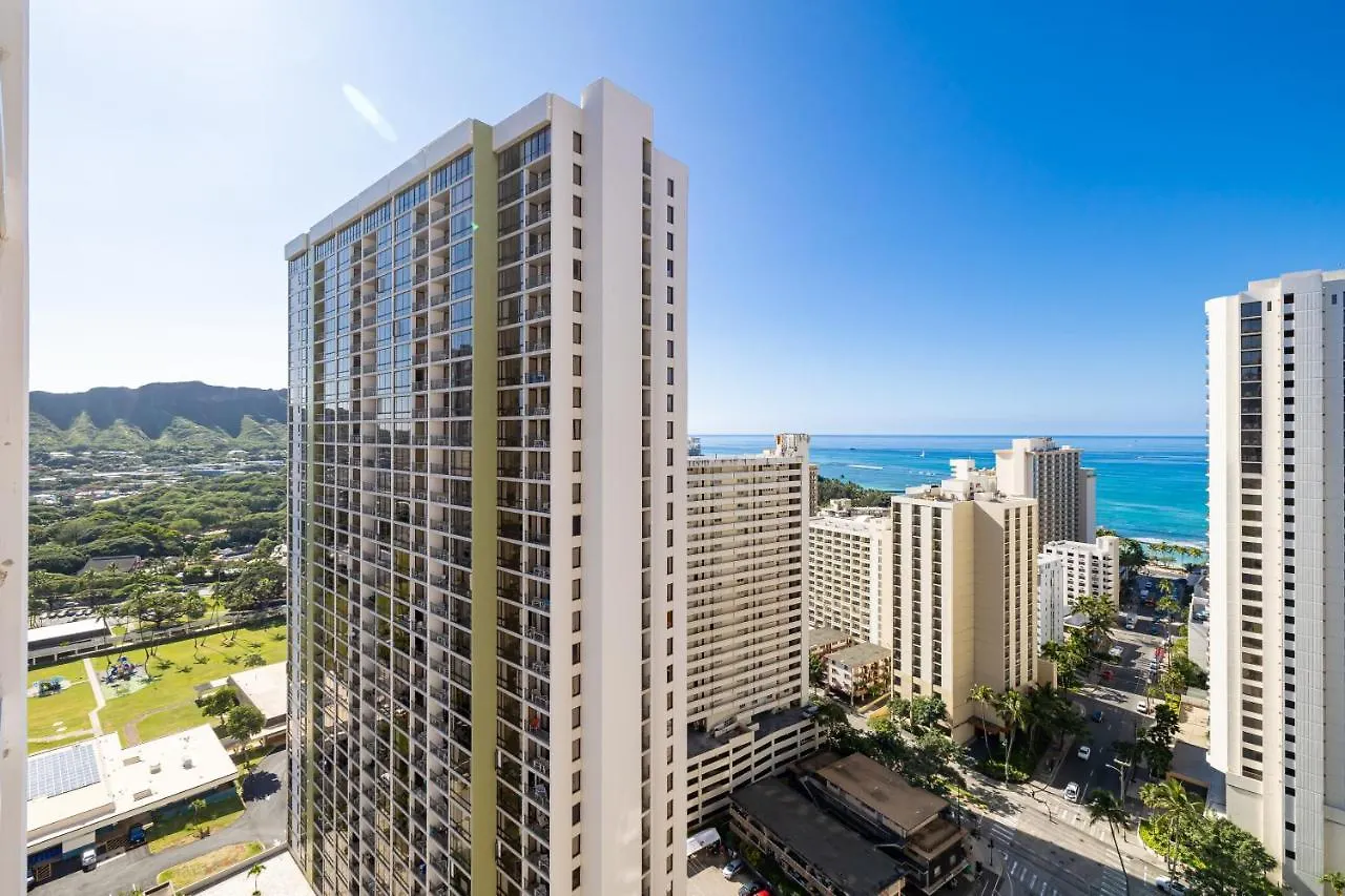 Stylish Ocean View Condo Near Waikiki Beach With Free Parking! Honolulu 0*,
