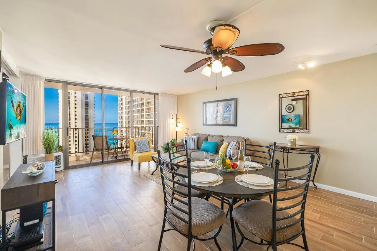 Daire Stylish Ocean View Condo Near Waikiki Beach With Free Parking! Honolulu