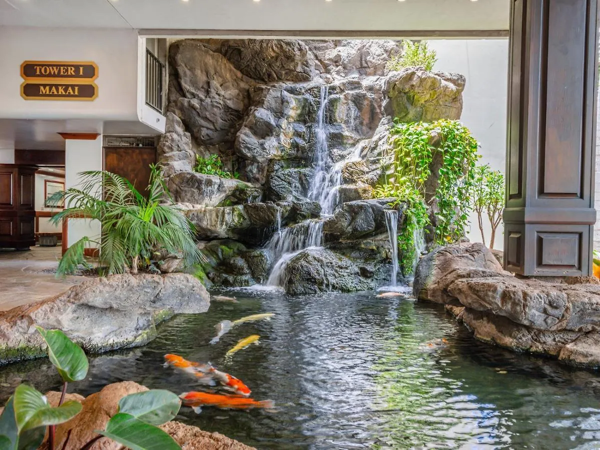 Stylish Ocean View Condo Near Waikiki Beach With Free Parking! Honolulu