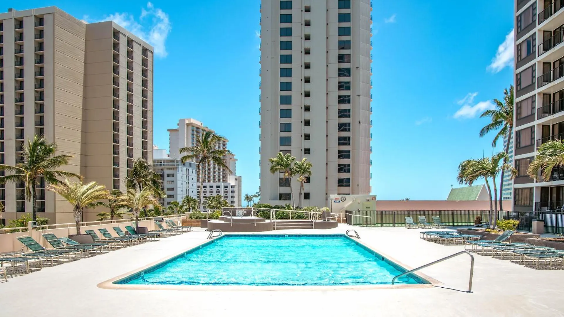 Stylish Ocean View Condo Near Waikiki Beach With Free Parking! Honolulu