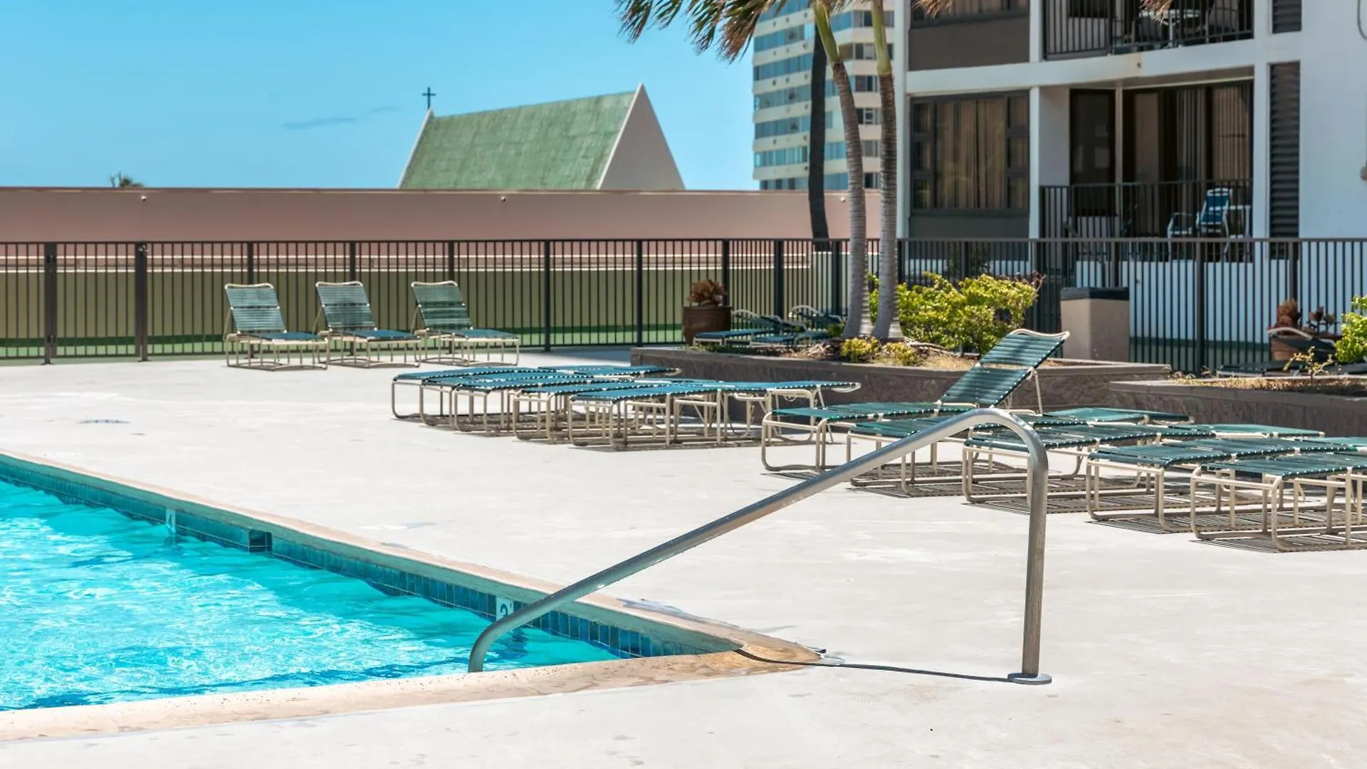 Stylish Ocean View Condo Near Waikiki Beach With Free Parking! 檀香山 0*,  美国